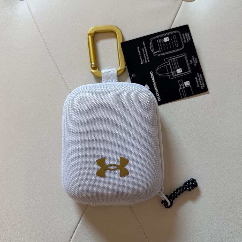Under Armour UA Contain Micro Case Pouch /Bag with Gold Clip